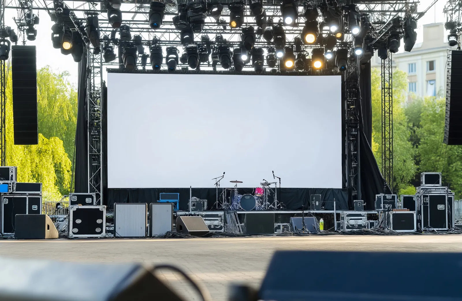 hyr-bildskarm-projektor-halmstad.webp